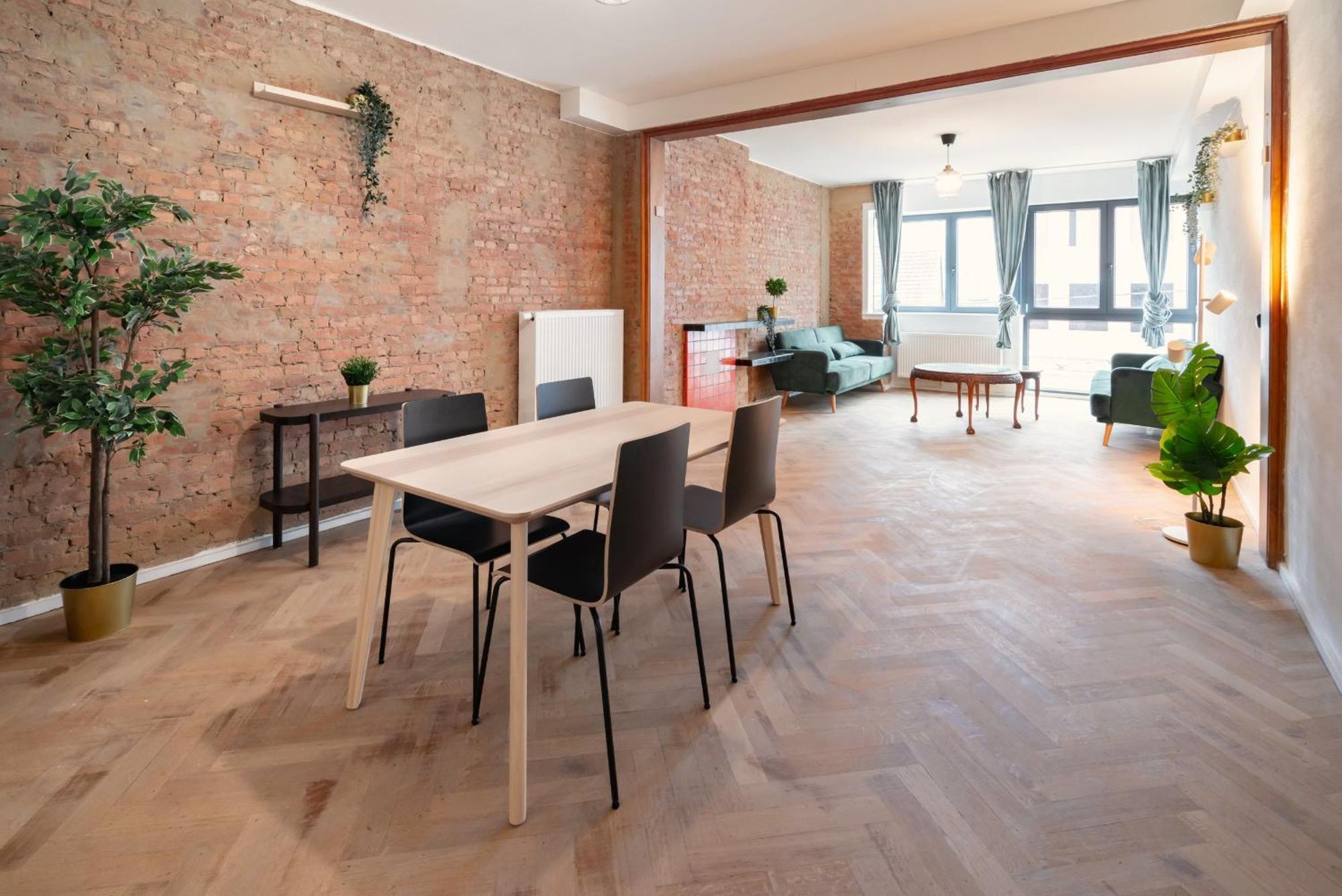 Charming And Spacious Apartments In The Heart Of Antwerp Exterior photo