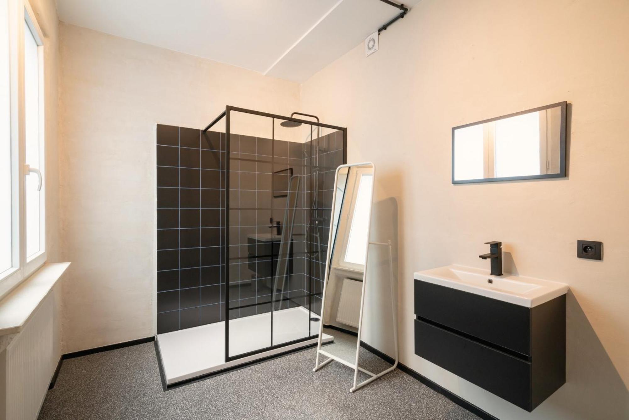 Charming And Spacious Apartments In The Heart Of Antwerp Exterior photo