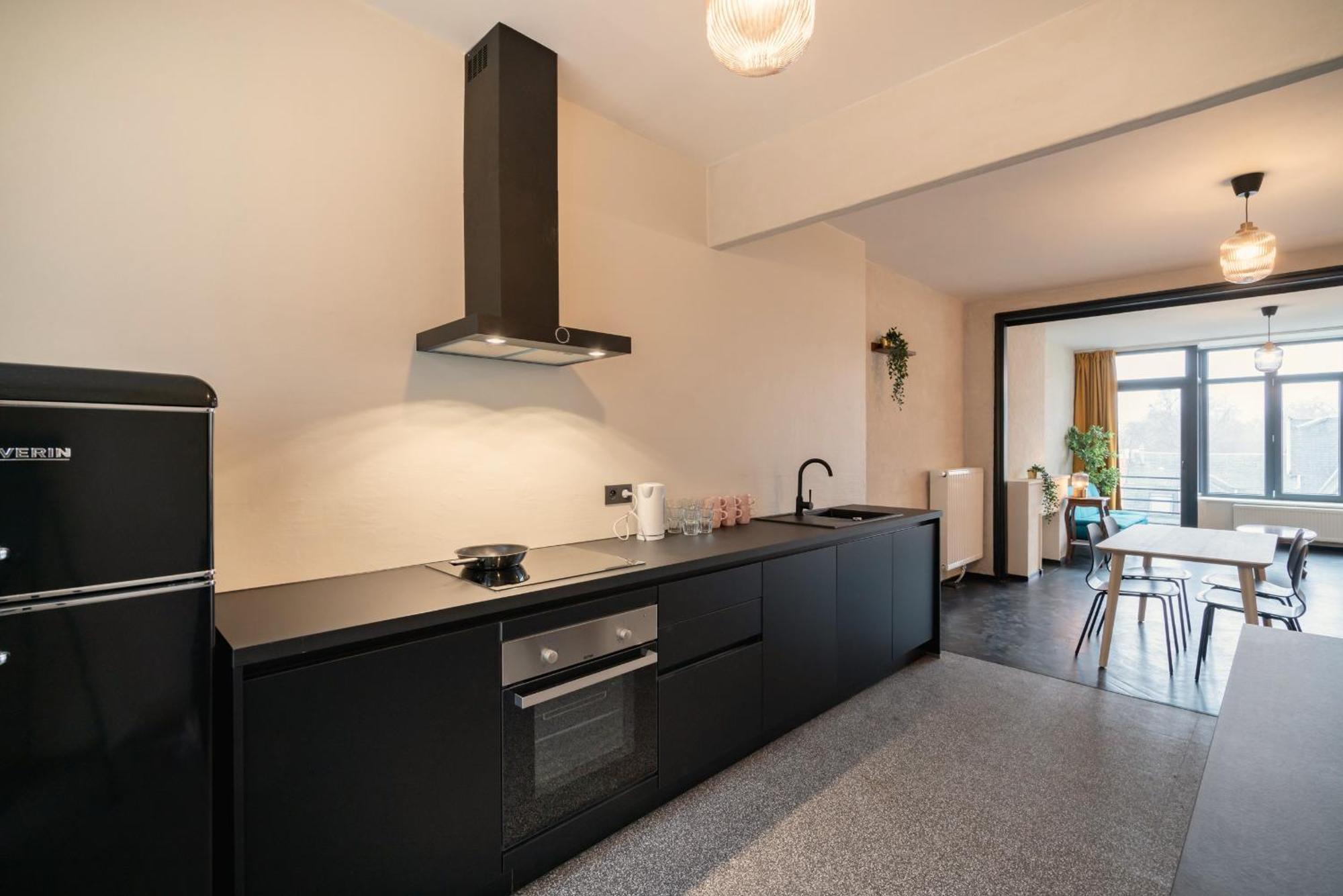 Charming And Spacious Apartments In The Heart Of Antwerp Exterior photo